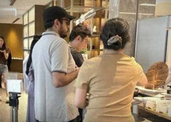 Captan a Andy López Beltrán en lujoso hotel de Japón