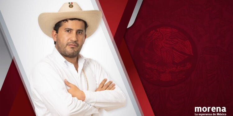 Alfredo Ramírez Bedolla y Carlos Manzo dan chamba a sus hermanos