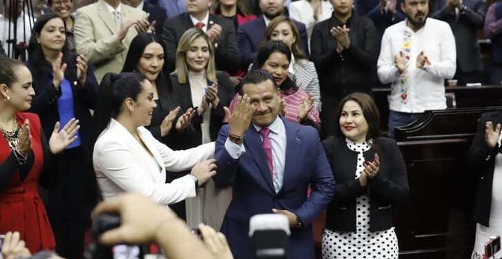 Congreso de Michoacán designa a Carlos Torres Piña al frente de la FGE