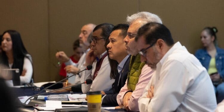 ¡Oh, sorpresa! Carlos Torres Piña está en la decena para la Fiscalía