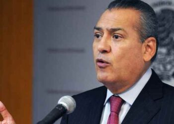 Autorizan ampliación de licencia a Manlio Fabio Beltrones