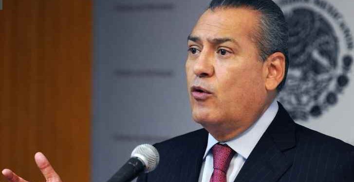 Autorizan ampliación de licencia a Manlio Fabio Beltrones