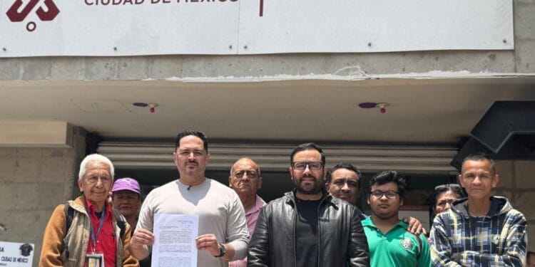 Romo se queja por retiro de estatuas en la Tabacalera