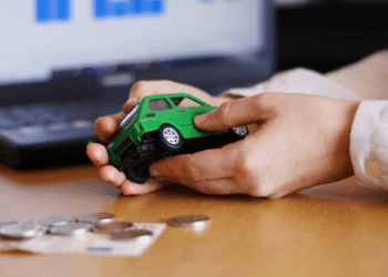 Llantas y servicio, al alza… pero bajan los seguros de auto