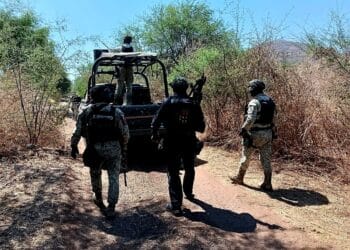 Abaten a gatillero y detienen a “El Enano” y al “Peso Pluma”