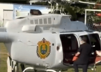 Salma Hayek y Angelina Jolie usan helicóptero oficial en Catemaco