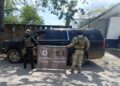 Encuentran suburban cargada de armas en Tierra Caliente