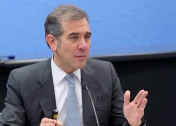 Explica ministro amparo a Lorenzo Córdova por libros de texto: “El Estado no puede exhibir a un ciudadano”