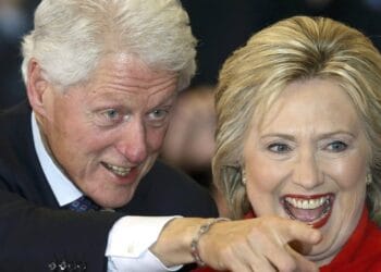 Comité del Congreso de EU cita a los Clinton por caso Epstein