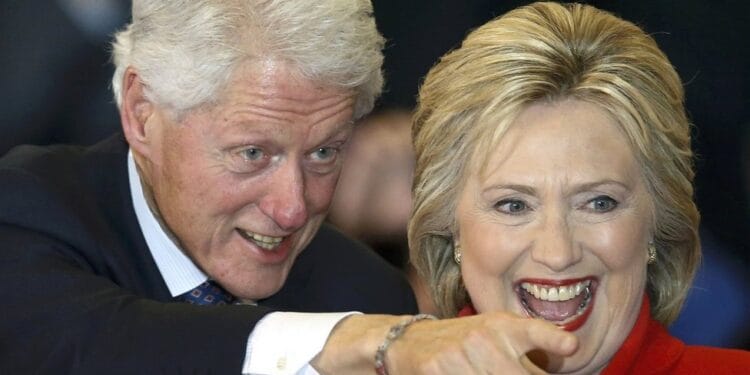 Comité del Congreso de EU cita a los Clinton por caso Epstein