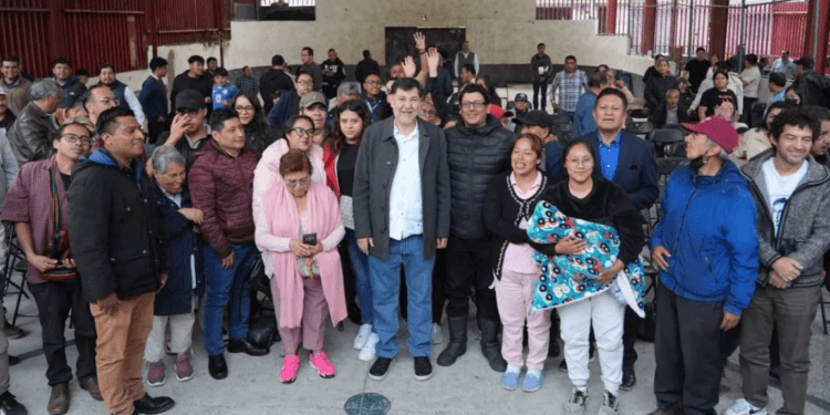 Ciudadanos exigen renuncia de Fernández Noroña en Change.org