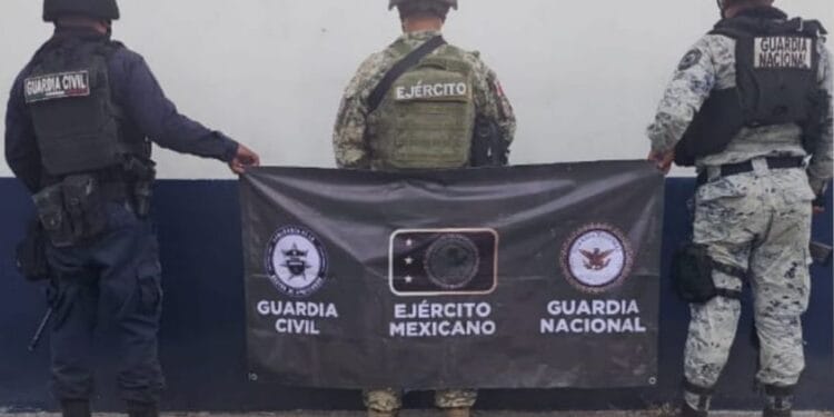 SSP y Defensa aseguran armamento en Operación Apatzingán