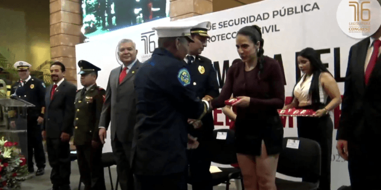Celebran Día del Bombero en Congreso de Michoacán
