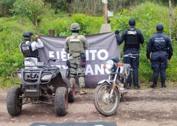 Aseguran 2 autos y más de 2 kilos de metanfetamina en Uruapan