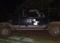 Aseguran dos camionetas con siglas del CJNG y droga en Uruapan