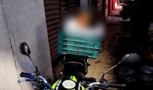 Dejan cabeza en moto en Apatzingán