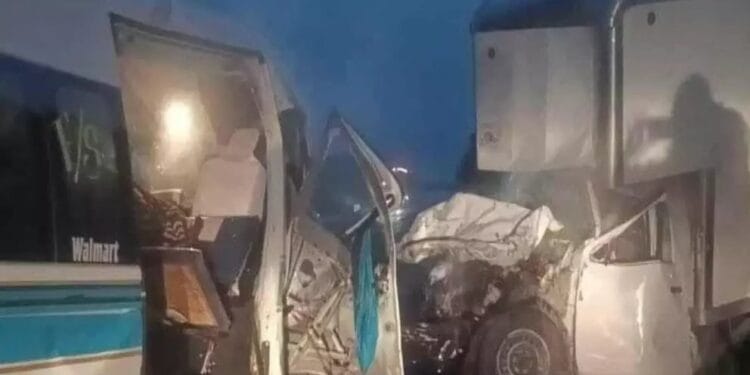 Cuatro muertos y cinco lesionados en choque de la autopista Siglo XXI