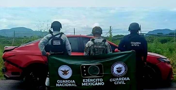 En Parácuaro recuperan vehículo robado