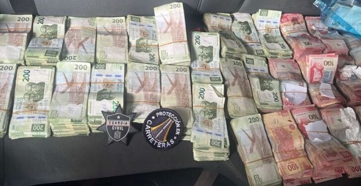 SSP detiene a hombre que viajaba con más de 660 mil pesos