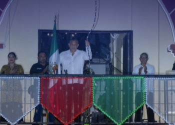 “Josefa Ortiz de Pinedo” alcalde de Escárcega se confunde en el Grito