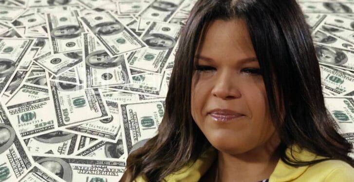 Venezolanos piden a EU revocar visa y deportar a Hija de Chávez