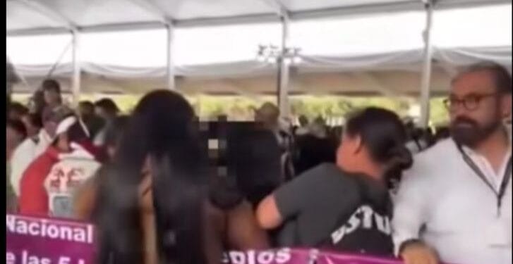 Denuncian despojo de celular a universitaria durante protesta en UAEMéx