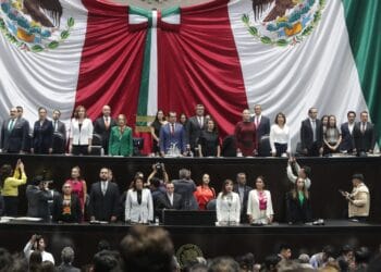Entregan primer informe de Claudia Sheinbaum; así lo recibieron