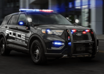 Exfiscal hereda patrullón a Carlos Torres Piña; está hecho para persecuciones