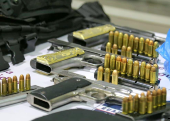 Fuerzas estatales y federales aseguran a 8 personas, armamento y droga en Puruándiro