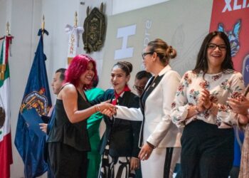 Morenista Carolina Rangel, invitada especial en la Facultad de Economía
