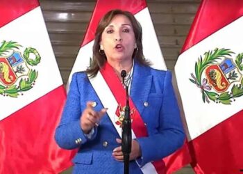 Congreso de Perú destituye a la presidenta Dina Boluarte
