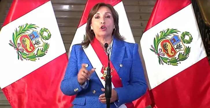 Congreso de Perú destituye a la presidenta Dina Boluarte
