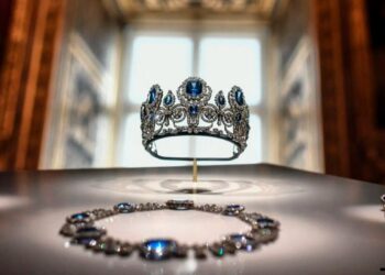Dos detenidos por el robo de joyas en el Museo del Louvre