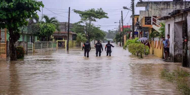 Tormentas Raymond y Priscilla dejan 29 muertos