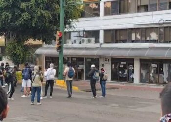 Morelia presa de los normalistas debe soportar actos vandálicos