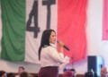 Modifican bandera nacional para ponerle “4T” en evento de Gladyz