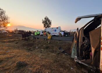 7 fallecidos y 17 lesionados en volcadura sobre la carretera Morelia-Pátzcuaro