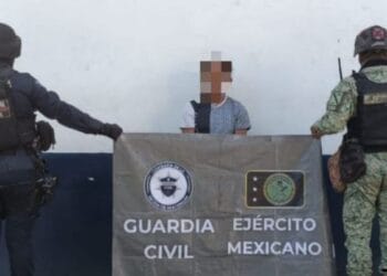 Asegurados dos hombres, un arma de fuego y droga en Apatzingán: SSP
