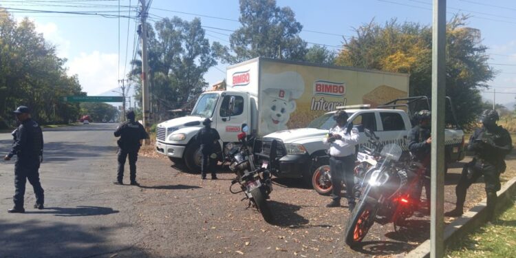 Bloqueos dejan dos abatidos en Michoacán