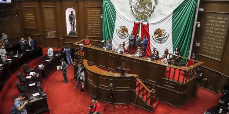 Presupuesto presume orden financiero y habla poco sobre inseguridad