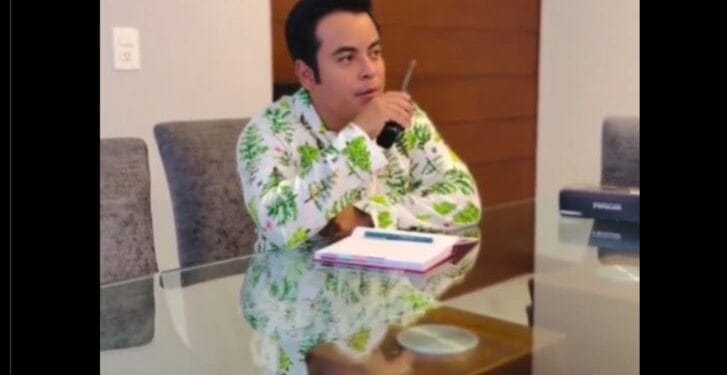 Alcalde de Tlatlauquitepec envía mensaje navideño en pijama a policías