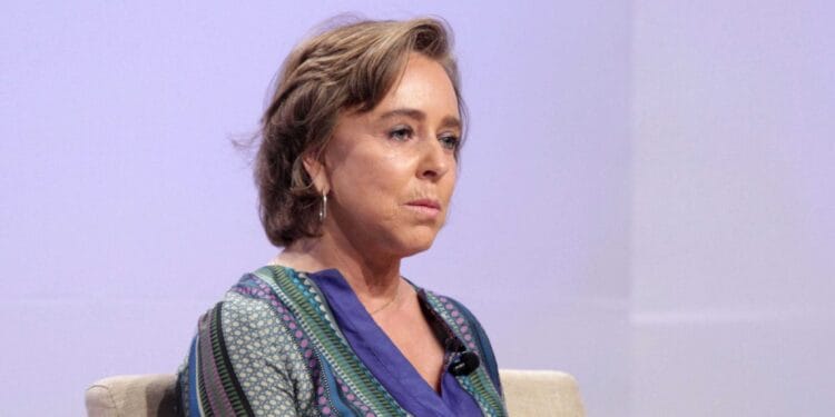 ¿Se dobla la FGR ante críticas por indagatoria a María Amparo Casar?