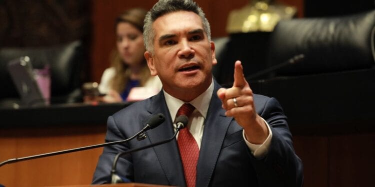 “Tiempo al tiempo, van a caer”, dice Alejandro Moreno sobre gobiernos autoritarios