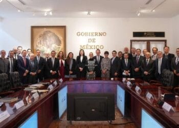 Sheinbaum pide a la banca preparar financiamiento para nuevos proyectos de energía e infraestructura