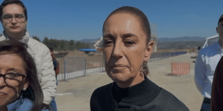 Sheinbaum condena intervención militar en Venezuela