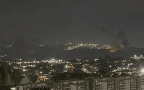 Reportan bombardeos en Caracas; sube tensión en AL