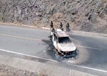 Narcobloqueos y enfrentamientos sacuden Autlán de Navarro