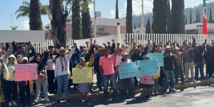 Consejo Indígena acusa a CFE por crisis de enfermos renales en el Oriente michoacano