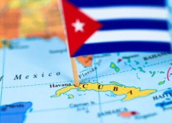 Cuba reporta desabasto total de combustible para aviación