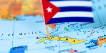 Cuba reporta desabasto total de combustible para aviación